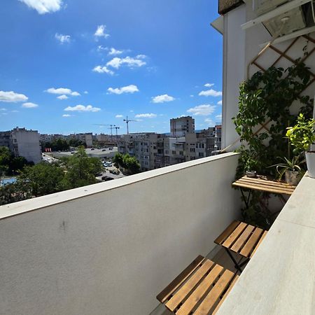 Cozy Apartment With Balcony On The Black Sea- Part Of The Family 'Vicki Apart Varna Exterior foto