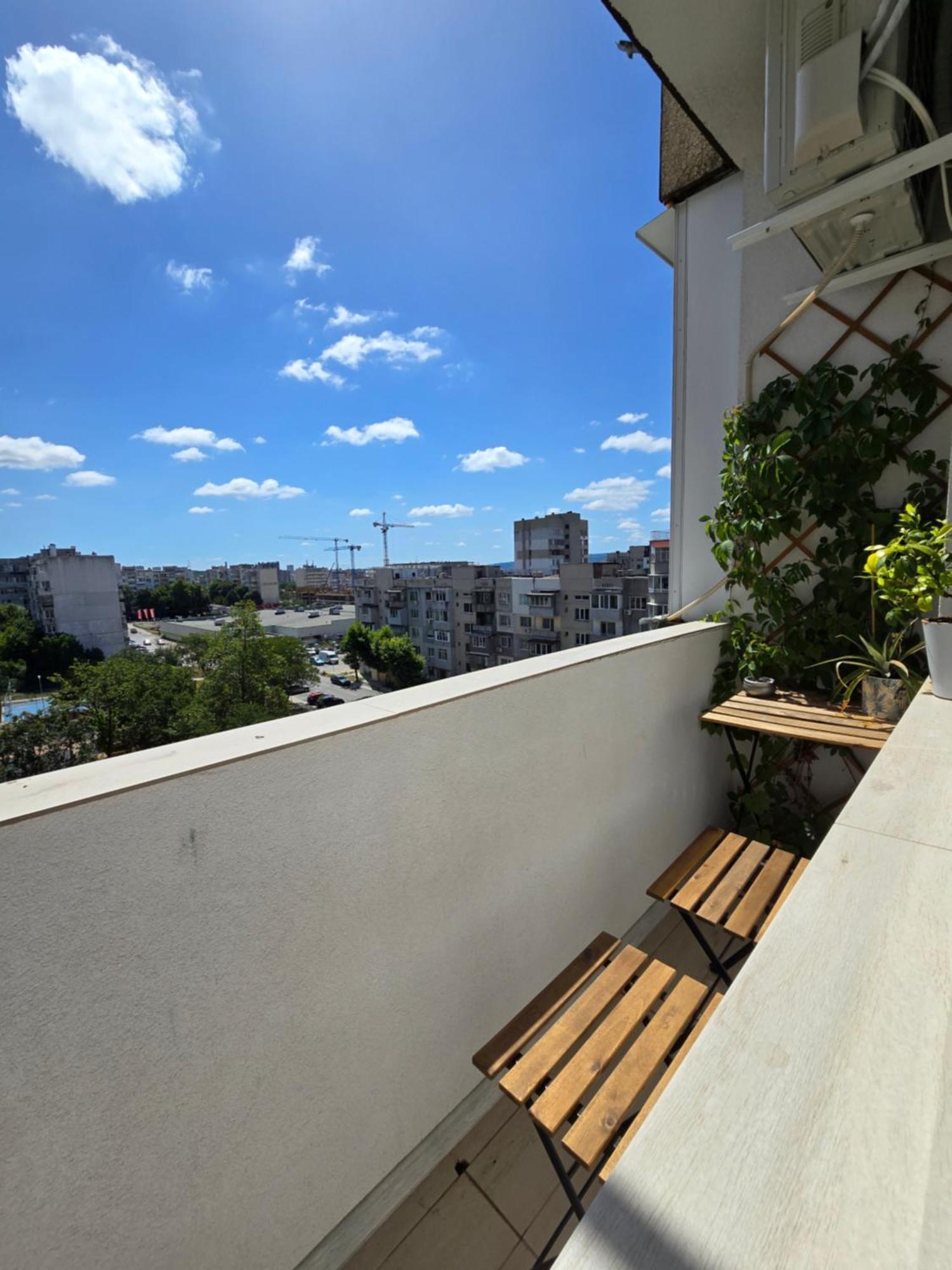 Cozy Apartment With Balcony On The Black Sea- Part Of The Family 'Vicki Apart Varna Exterior foto
